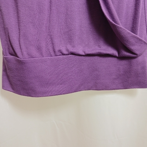 (#330) Woman's Love Me Kiss Me Purple Wrap Over Front Top Size Small - Picture 9 of 16